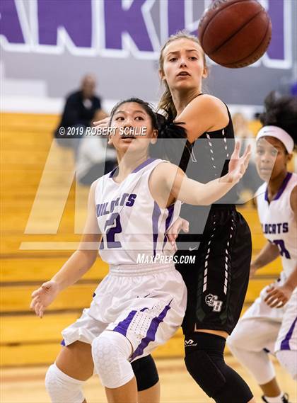 Thumbnail 3 in Franklin vs. Granite Bay photogallery.