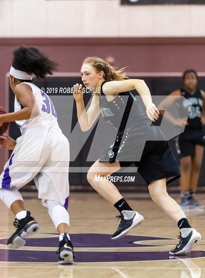 Thumbnail 2 in Franklin vs. Granite Bay photogallery.
