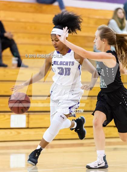 Thumbnail 3 in Franklin vs. Granite Bay photogallery.