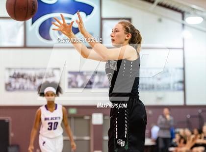 Thumbnail 2 in Franklin vs. Granite Bay photogallery.