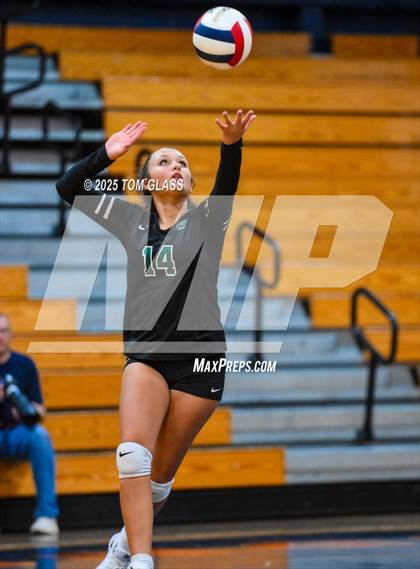 Thumbnail 2 in JV: Pensacola Catholic @ Fort Walton Beach photogallery.