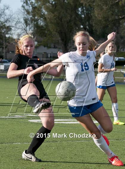 Thumbnail 3 in Santa Margarita vs. JSerra photogallery.