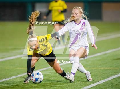 Thumbnail 1 in Lake Stevens @ Inglemoor (WIAA 4A 2nd Round District Playoff) photogallery.