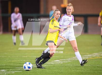 Thumbnail 2 in Lake Stevens @ Inglemoor (WIAA 4A 2nd Round District Playoff) photogallery.