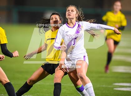 Thumbnail 2 in Lake Stevens @ Inglemoor (WIAA 4A 2nd Round District Playoff) photogallery.