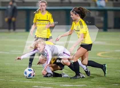 Thumbnail 3 in Lake Stevens @ Inglemoor (WIAA 4A 2nd Round District Playoff) photogallery.