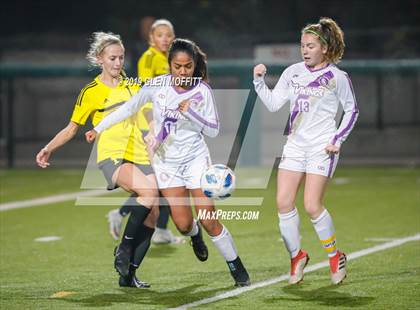 Thumbnail 2 in Lake Stevens @ Inglemoor (WIAA 4A 2nd Round District Playoff) photogallery.