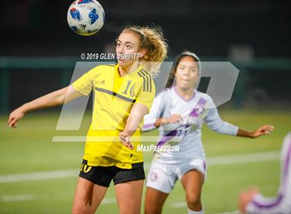 Thumbnail 2 in Lake Stevens @ Inglemoor (WIAA 4A 2nd Round District Playoff) photogallery.