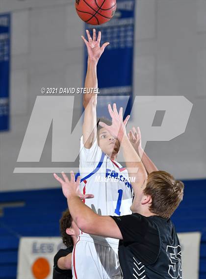 Thumbnail 2 in Del Oro vs. Christian Brothers (Les Curry Invitational) photogallery.