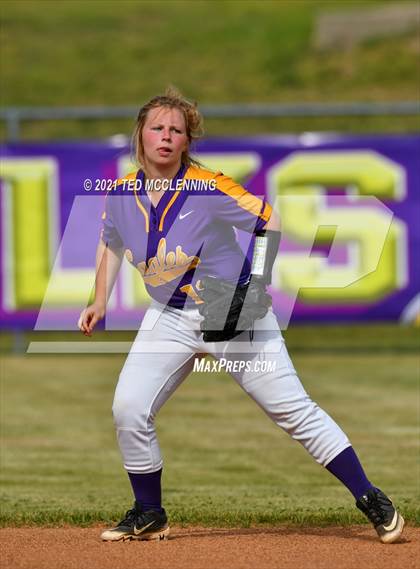 Thumbnail 2 in Lamar vs Mayflower (3A District) photogallery.