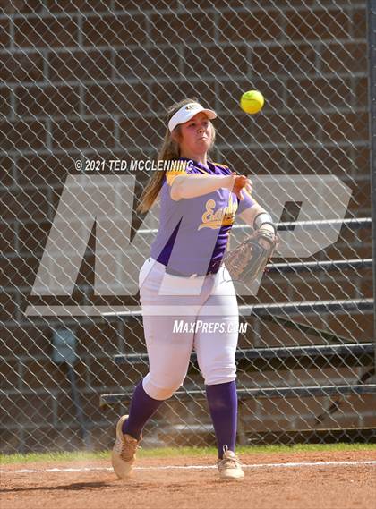 Thumbnail 3 in Lamar vs Mayflower (3A District) photogallery.