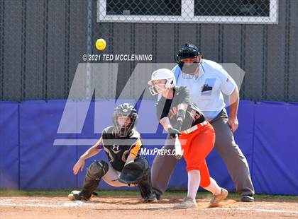 Thumbnail 2 in Lamar vs Mayflower (3A District) photogallery.