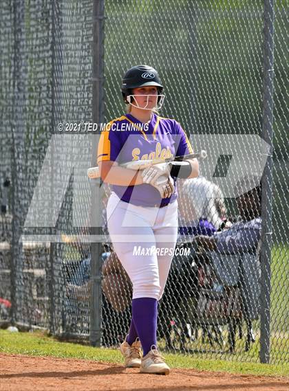 Thumbnail 3 in Lamar vs Mayflower (3A District) photogallery.