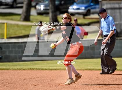 Thumbnail 2 in Lamar vs Mayflower (3A District) photogallery.