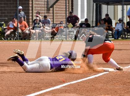 Thumbnail 3 in Lamar vs Mayflower (3A District) photogallery.