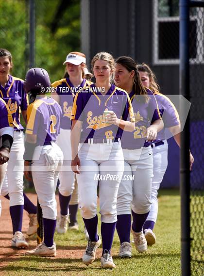 Thumbnail 2 in Lamar vs Mayflower (3A District) photogallery.
