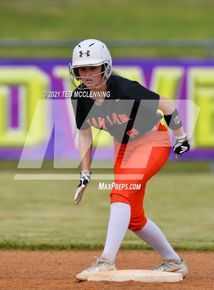 Thumbnail 3 in Lamar vs Mayflower (3A District) photogallery.