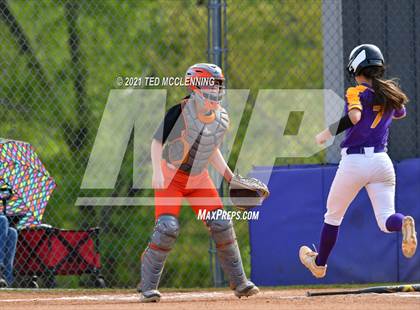 Thumbnail 3 in Lamar vs Mayflower (3A District) photogallery.