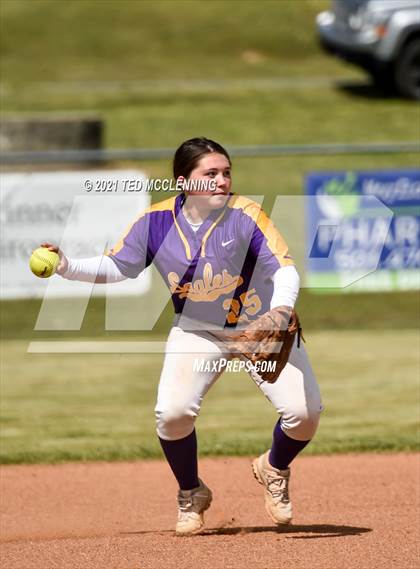 Thumbnail 2 in Lamar vs Mayflower (3A District) photogallery.