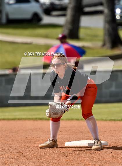 Thumbnail 3 in Lamar vs Mayflower (3A District) photogallery.