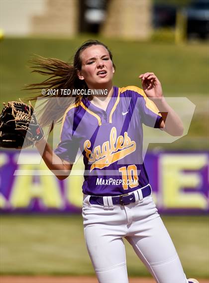 Thumbnail 3 in Lamar vs Mayflower (3A District) photogallery.