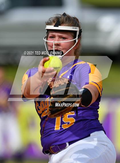 Thumbnail 2 in Lamar vs Mayflower (3A District) photogallery.