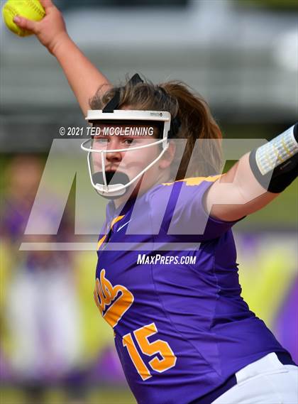 Thumbnail 3 in Lamar vs Mayflower (3A District) photogallery.
