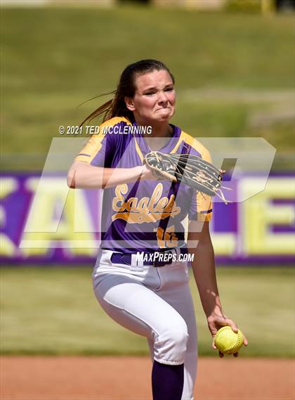 Thumbnail 3 in Lamar vs Mayflower (3A District) photogallery.