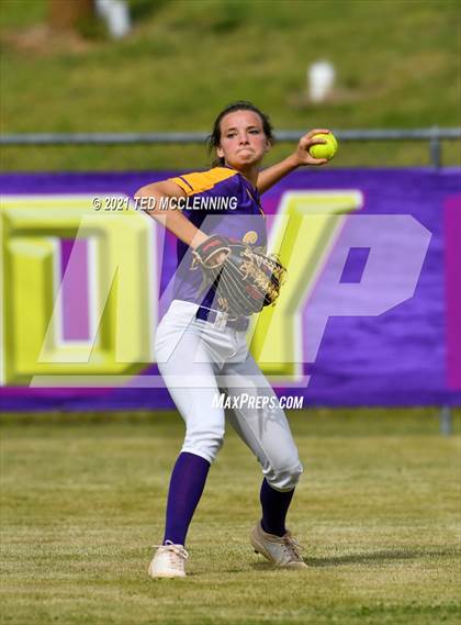 Thumbnail 3 in Lamar vs Mayflower (3A District) photogallery.