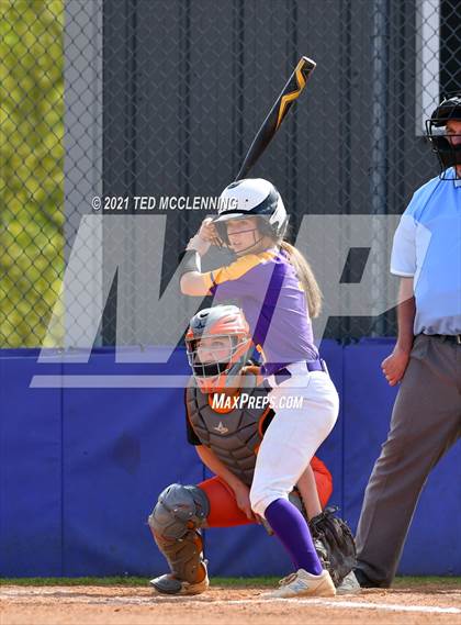 Thumbnail 2 in Lamar vs Mayflower (3A District) photogallery.