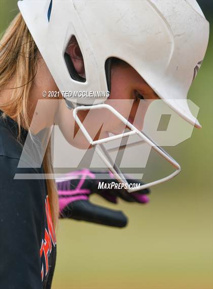 Thumbnail 2 in Lamar vs Mayflower (3A District) photogallery.