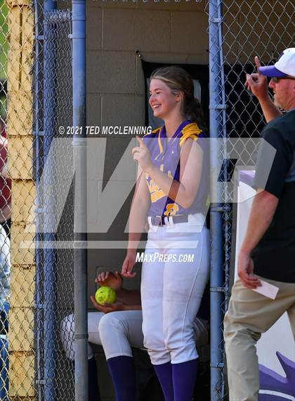 Thumbnail 2 in Lamar vs Mayflower (3A District) photogallery.