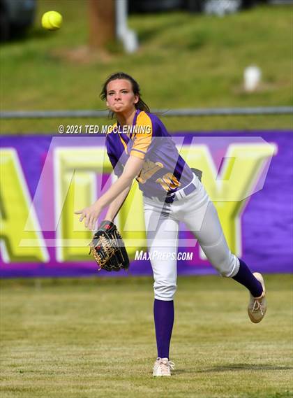 Thumbnail 2 in Lamar vs Mayflower (3A District) photogallery.