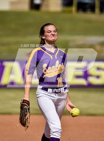 Thumbnail 1 in Lamar vs Mayflower (3A District) photogallery.
