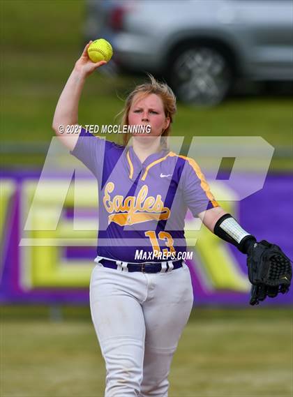 Thumbnail 1 in Lamar vs Mayflower (3A District) photogallery.