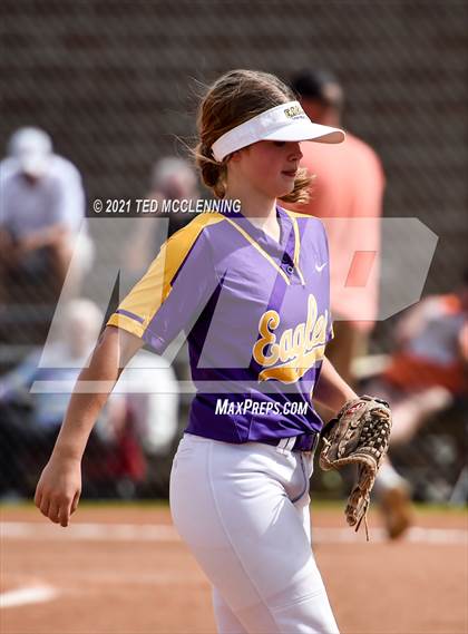 Thumbnail 3 in Lamar vs Mayflower (3A District) photogallery.