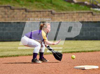 Thumbnail 3 in Lamar vs Mayflower (3A District) photogallery.