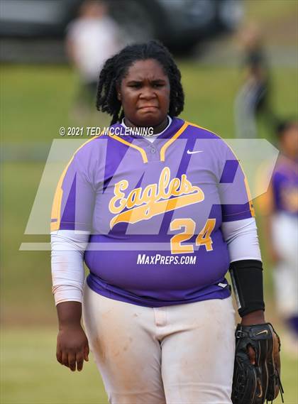 Thumbnail 2 in Lamar vs Mayflower (3A District) photogallery.