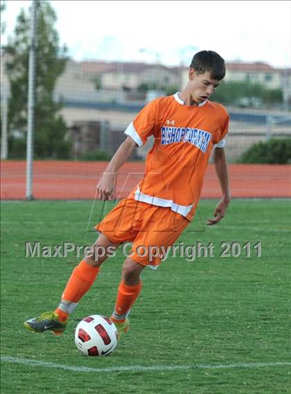 Thumbnail 3 in Bishop Gorman vs Durango photogallery.