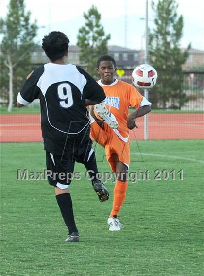 Thumbnail 2 in Bishop Gorman vs Durango photogallery.