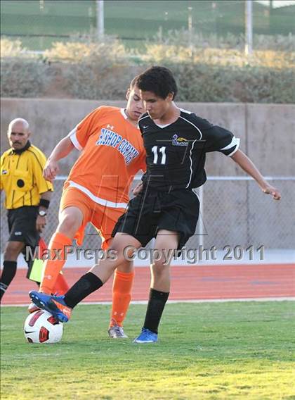 Thumbnail 3 in Bishop Gorman vs Durango photogallery.