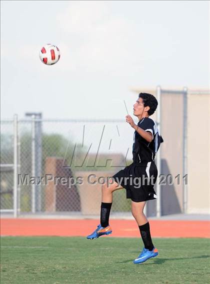 Thumbnail 1 in Bishop Gorman vs Durango photogallery.