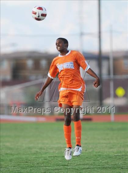 Thumbnail 3 in Bishop Gorman vs Durango photogallery.