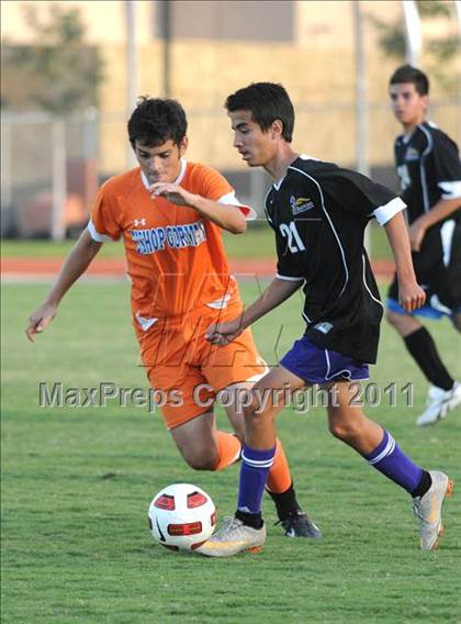 Thumbnail 2 in Bishop Gorman vs Durango photogallery.