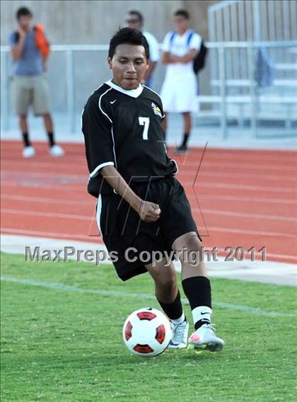 Thumbnail 2 in Bishop Gorman vs Durango photogallery.