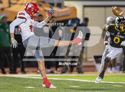 Thumbnail 2 in Pine vs. St. James (LHSAA DIII Non-Select Quarterfinals) photogallery.