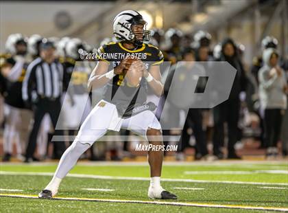 Thumbnail 3 in Pine vs. St. James (LHSAA DIII Non-Select Quarterfinals) photogallery.