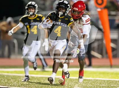 Thumbnail 2 in Pine vs. St. James (LHSAA DIII Non-Select Quarterfinals) photogallery.