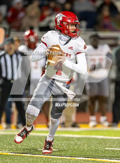 Thumbnail 1 in Pine vs. St. James (LHSAA DIII Non-Select Quarterfinals) photogallery.