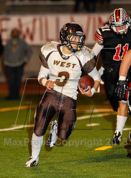 Thumbnail 1 in Hart vs. West (CIF SS Semifinal) photogallery.